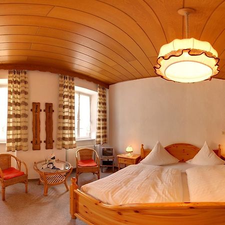 Hotel Weingut Schuetzen Senheim Buitenkant foto