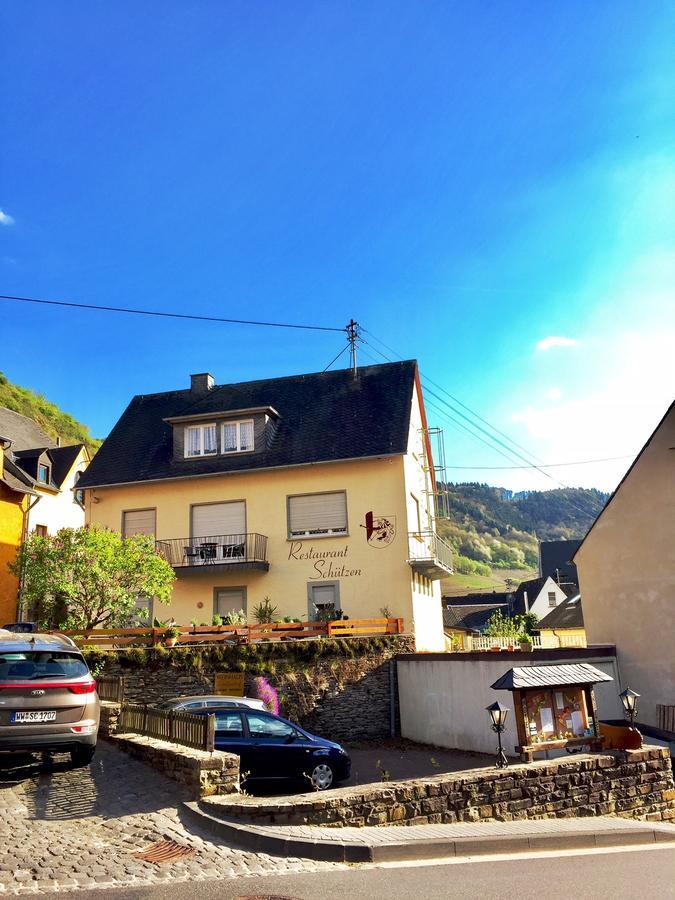 Hotel Weingut Schuetzen Senheim Buitenkant foto