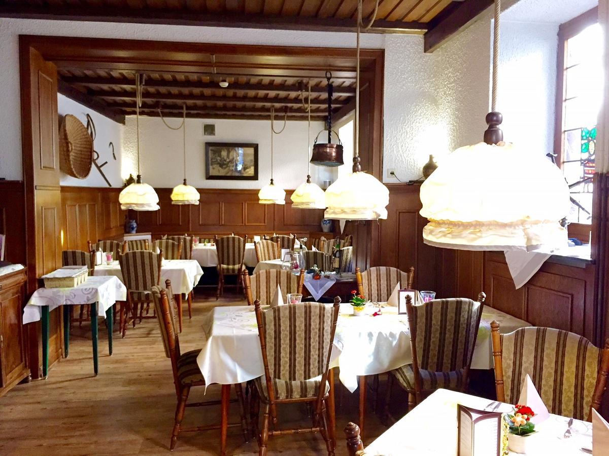 Hotel Weingut Schuetzen Senheim Buitenkant foto