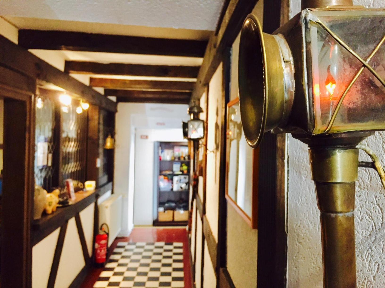 Hotel Weingut Schuetzen Senheim Buitenkant foto
