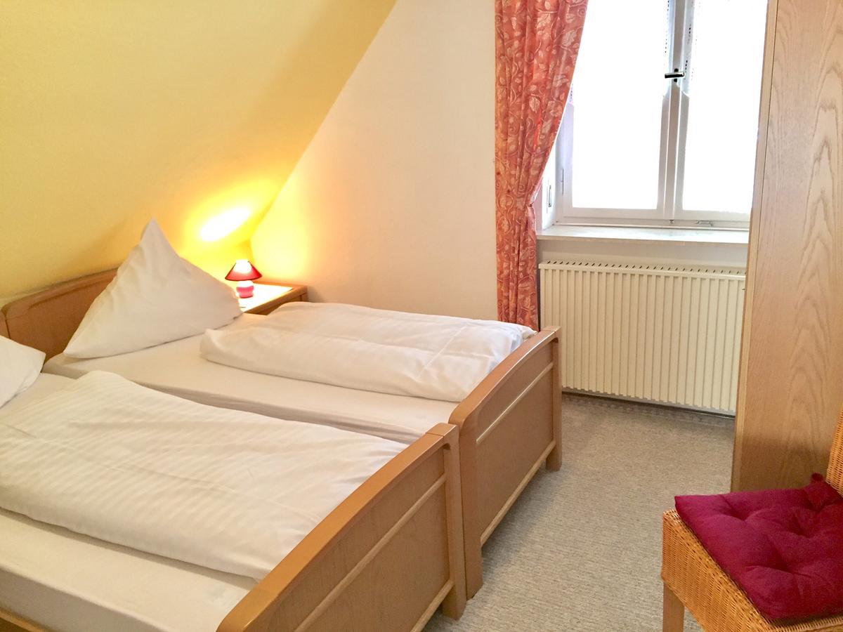 Hotel Weingut Schuetzen Senheim Buitenkant foto