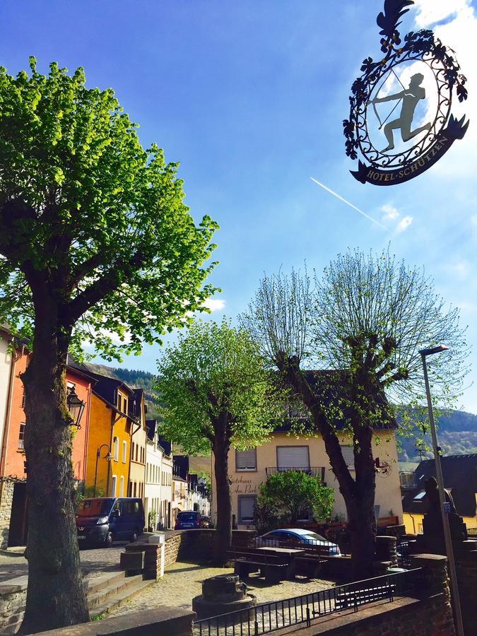 Hotel Weingut Schuetzen Senheim Buitenkant foto