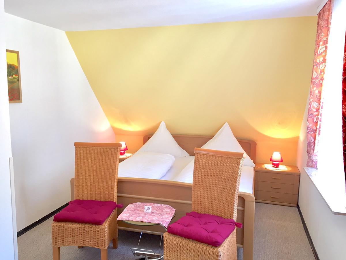 Hotel Weingut Schuetzen Senheim Buitenkant foto
